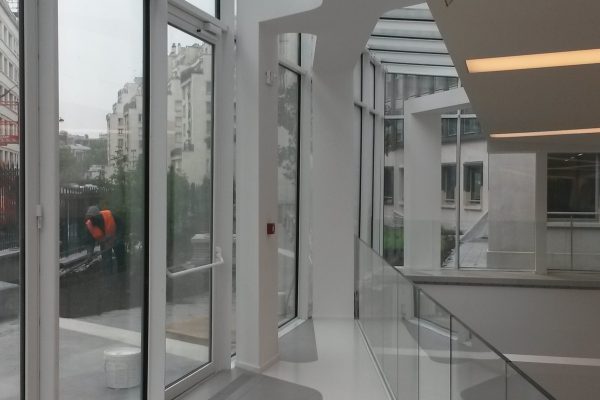 Verrière bâtiments tertiaires neufs de bureaux parisien par Verrière du Nord